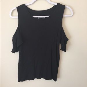 Black cold shoulder top AE
